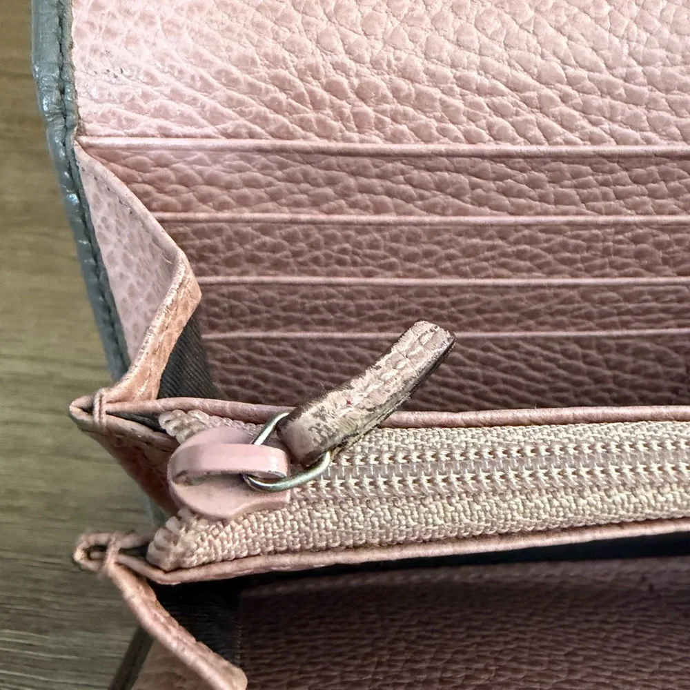 Leather Chain Strap Crossbody Bag in Black - Picture 6 of 9